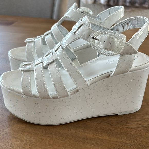 Circus by Sam Edelman Strappy Platform Sandal - Picture 1 of 14